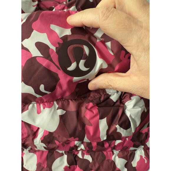 Lululemon Lunar New Year Wunder Puff Cropped Vest size 12 in pink and white - Picture 6 of 8